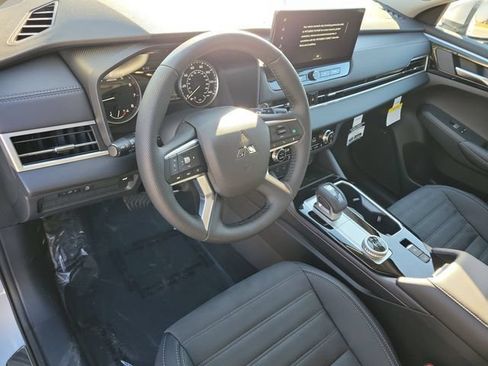 New 2026 Mitsubishi Outlander SE FWD image 21