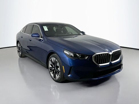 Used 2025 BMW 530i image 4