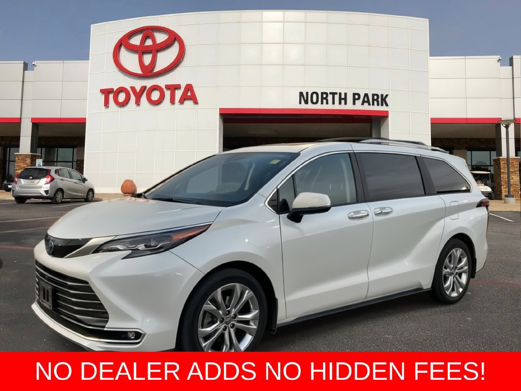 Certified 2024 Toyota Sienna Platinum FWD image 1
