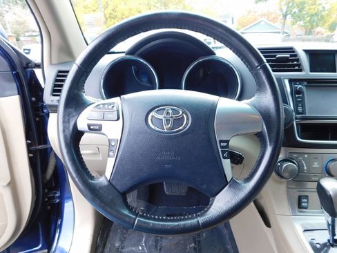 Used 2013 Toyota Highlander SE image 11