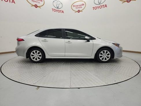 Used 2025 Toyota Corolla LE FWD image 3