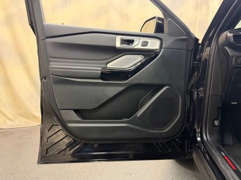 Used 2022 Ford Explorer ST w/ ST Street Pack AWD/4WD image 12