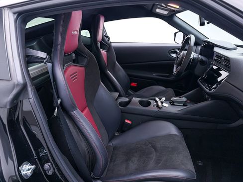 Used 2024 Nissan Z NISMO w/ Floor Mat Package RWD image 35
