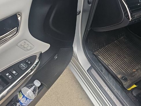 Used 2017 Toyota Avalon Limited w/ Carpet Mat Package FWD image 11