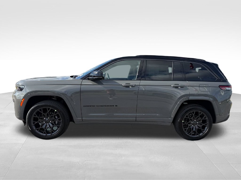 New 2027 Jeep Grand Cherokee Summit AWD/4WD image 2