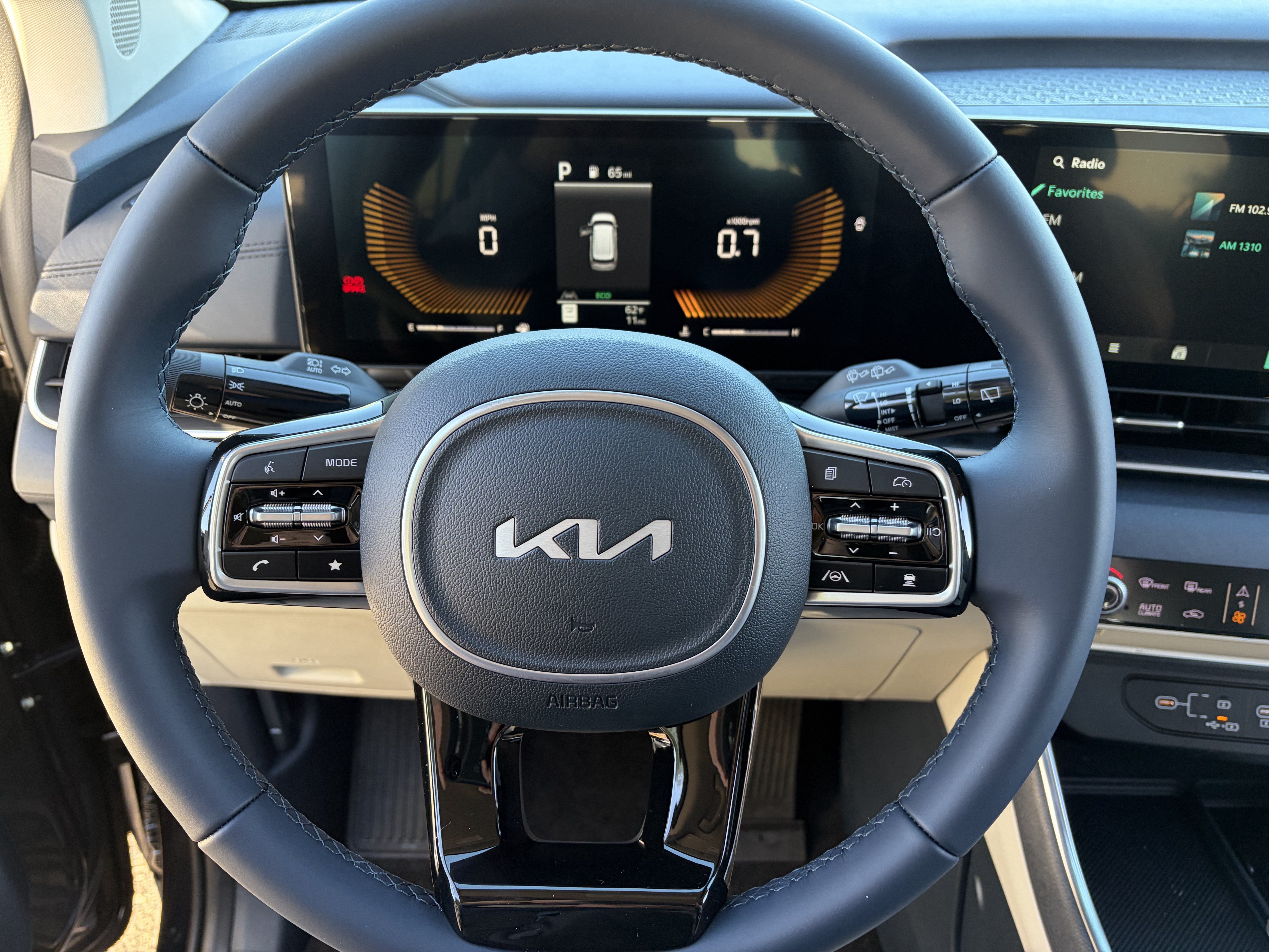 New 2026 Kia Carnival EX FWD image 21