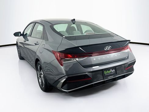 Used 2025 Hyundai Elantra Sport FWD image 5