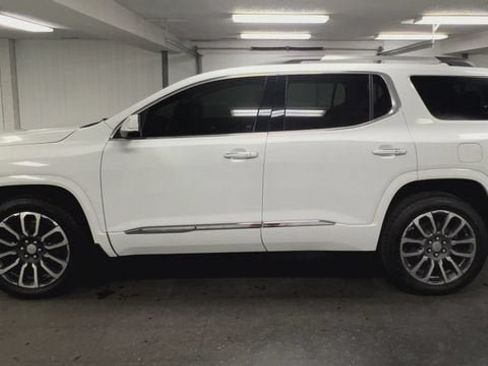 Certified 2022 GMC Acadia Denali w/ GMC Pro Grade Package AWD/4WD image 5
