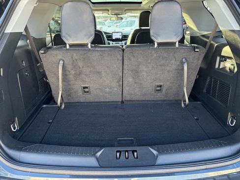 Used 2024 Ford Explorer XLT w/ Equipment Group 202A image 33