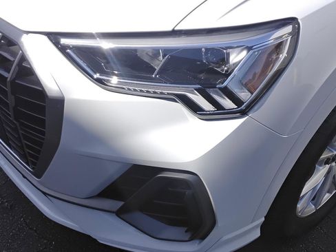 Certified 2025 Audi Q3 2.0T Premium w/ Convenience Package image 8