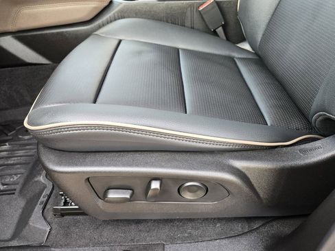 New 2026 GMC Canyon Denali image 17