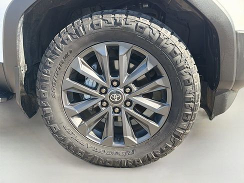 Used 2025 Toyota Land Cruiser w/ Premium Package image 31