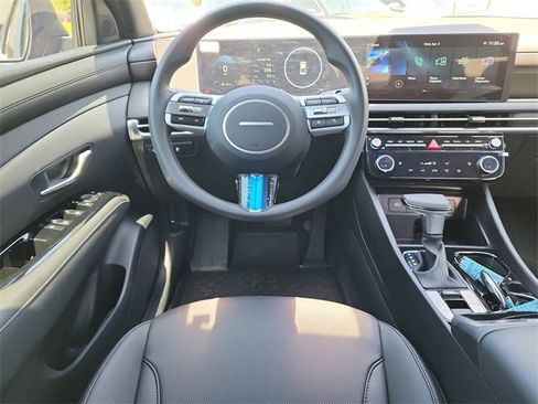 New 2025 Hyundai Santa Cruz SEL image 11