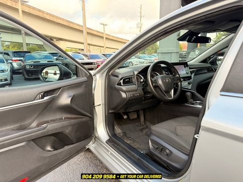 Used 2022 Toyota Camry LE FWD image 18