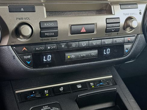 Used 2013 Lexus ES 350 w/ Luxury Pkg FWD image 24