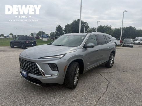 Used 2025 Buick Enclave Avenir w/ Super Cruise Package AWD/4WD image 3