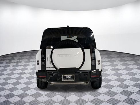 New 2026 Land Rover Defender 130 X-Dynamic SE AWD/4WD image 4