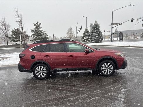 Used 2021 Subaru Outback Premium image 2