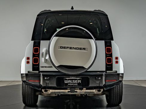 Used 2024 Land Rover Defender 110 X-Dynamic SE AWD/4WD image 6