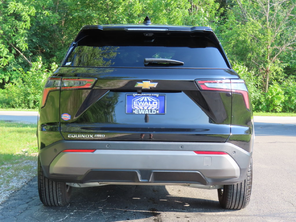 Used 2026 Chevrolet Equinox LT w/ Safety and Technology Package AWD/4WD image 17