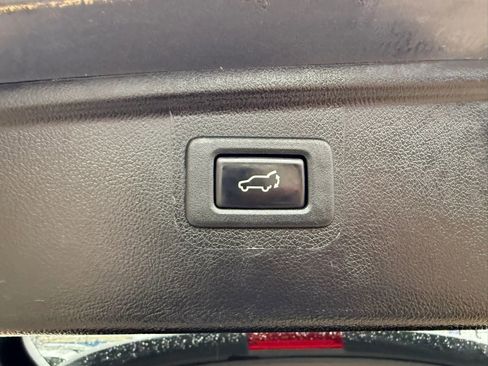 Used 2017 Subaru Outback 2.5i Limited image 15