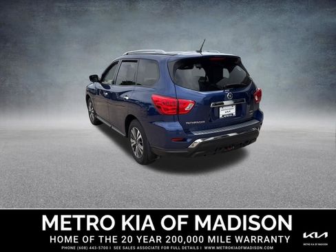 Used 2017 Nissan Pathfinder SV w/ SV Cold Weather Package AWD/4WD image 4