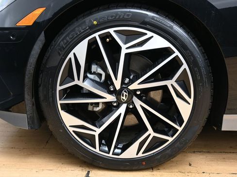 Used 2023 Hyundai Ioniq 6 Limited RWD image 12