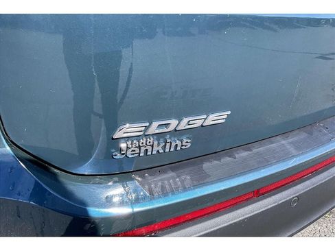 Used 2016 Ford Edge SEL w/ Equipment Group 201A AWD/4WD image 32