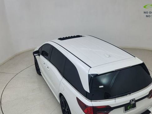 Used 2023 Honda Odyssey Sport image 83