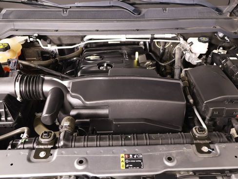 Used 2022 Chevrolet Colorado LT w/ Fleet Safety Package image 18