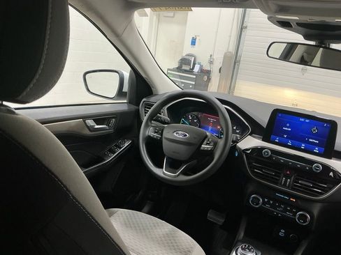 Used 2021 Ford Escape SE image 14