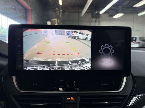 Used 2024 Nissan Altima 2.5 SR w/ SR Premium Package AWD/4WD image 12
