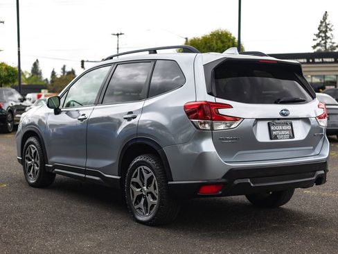 Used 2019 Subaru Forester Premium AWD/4WD image 11
