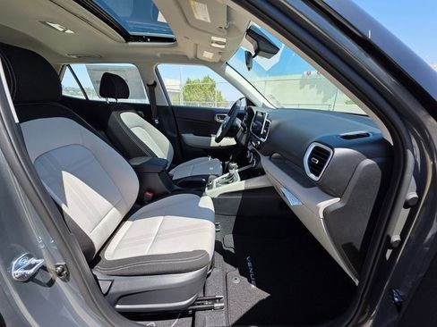New 2025 Hyundai Venue SEL image 10
