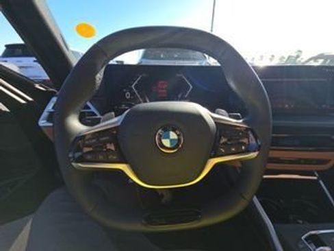Used 2025 BMW 330i xDrive Sedan image 3