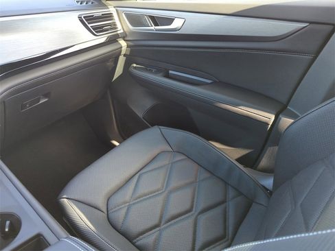 New 2026 Volkswagen Atlas Cross Sport SE image 33