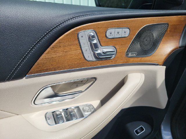 Used 2022 Mercedes-Benz GLS 450 4MATIC image 29