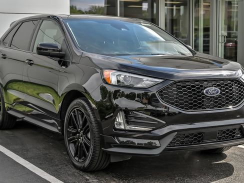 Certified 2023 Ford Edge ST-Line w/ Class II Trailer Tow Package AWD/4WD image 12