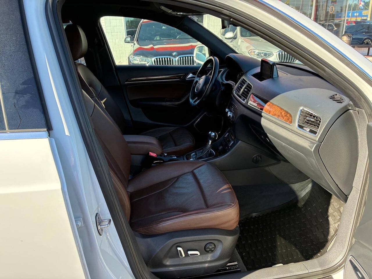 Used 2018 Audi Q3 2.0T Premium Plus w/ Premium Plus Package AWD/4WD image 6