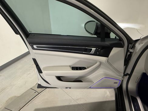 Used 2022 Porsche Panamera GTS image 29