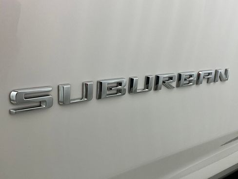 Used 2021 Chevrolet Suburban Premier w/ Premium Package image 9
