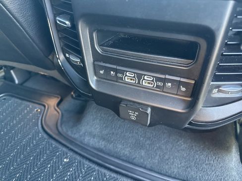 Used 2023 RAM 1500 Limited w/ Trailer Tow Group image 15