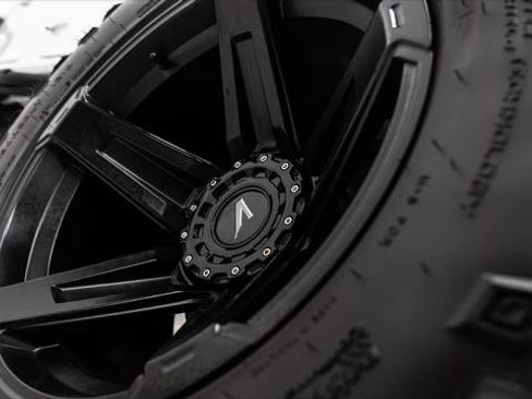 Used 2025 Jeep Gladiator Sport image 44