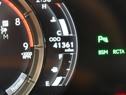 Used 2018 Lexus LC 500 Coupe w/ Performance Package RWD image 13