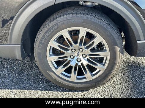 Used 2025 Ford Explorer Active w/ Active Comfort Package image 19