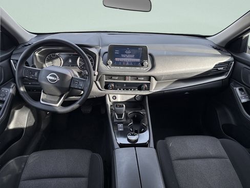 Used 2025 Nissan Rogue SV AWD/4WD image 19