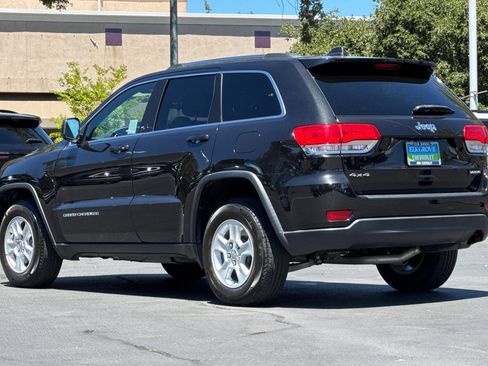 Used 2015 Jeep Grand Cherokee Laredo w/ Quick Order Package 23E AWD/4WD image 5