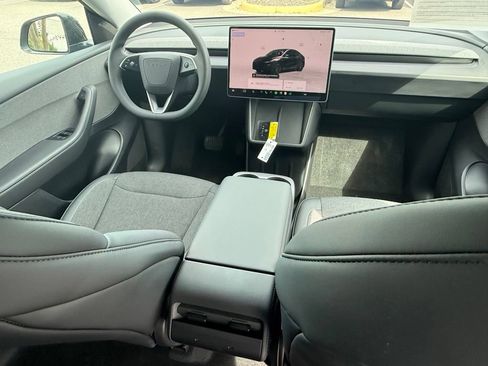 Used 2026 Tesla Model Y 2WD image 18