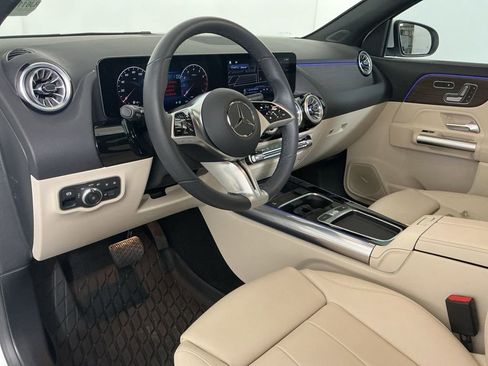 Used 2024 Mercedes-Benz GLA 250 4MATIC image 24