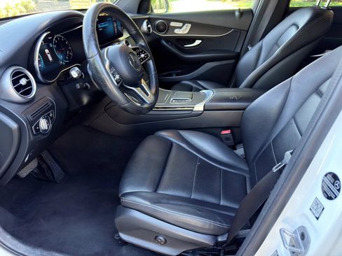 Used 2022 Mercedes-Benz GLC 300 w/ Multimedia Package Lite image 9